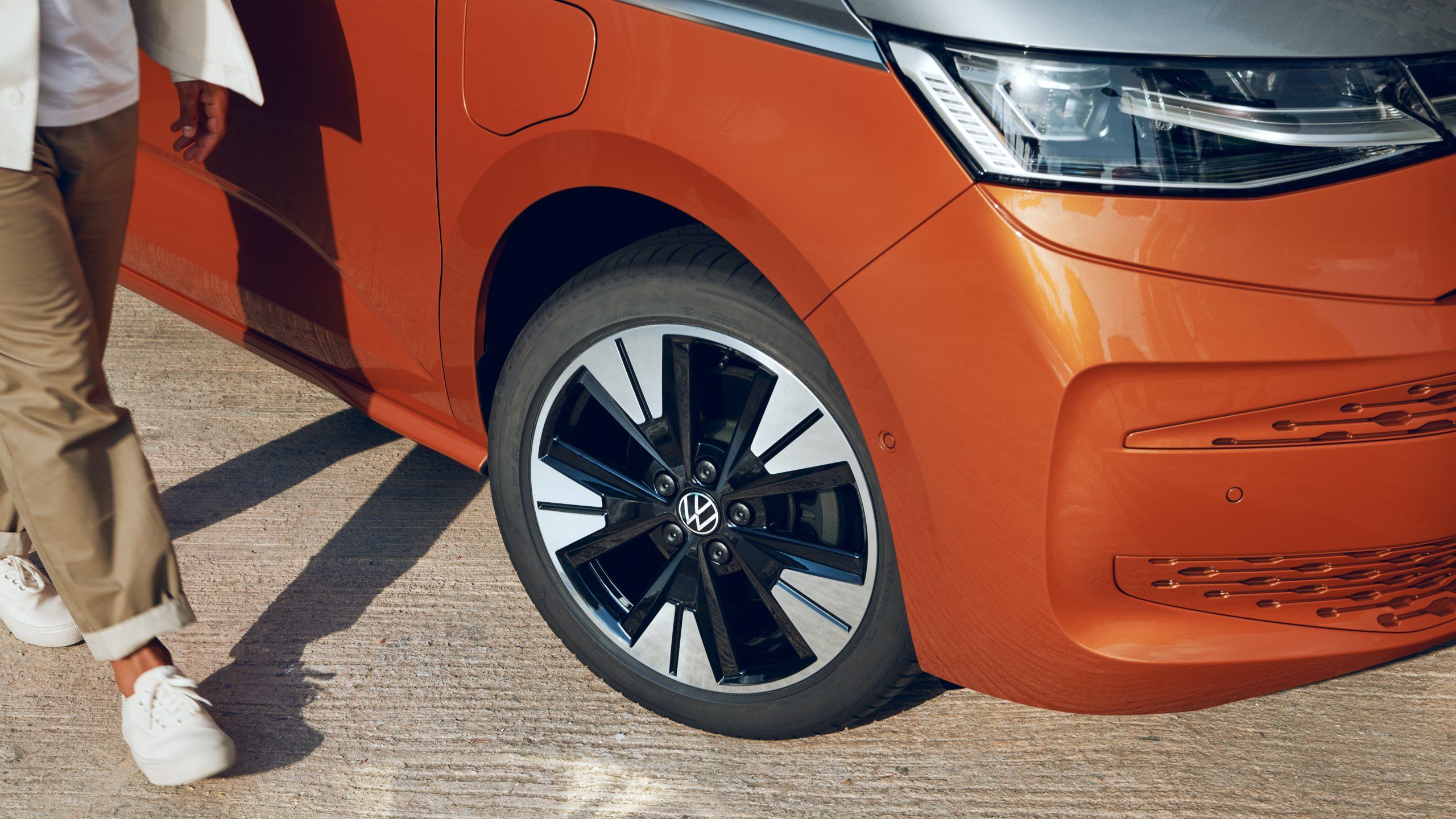 Die Räder des VW Multivan T7 2021 Energetic. 
