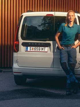 VW Golf сребрист външен вид изглед отпред
