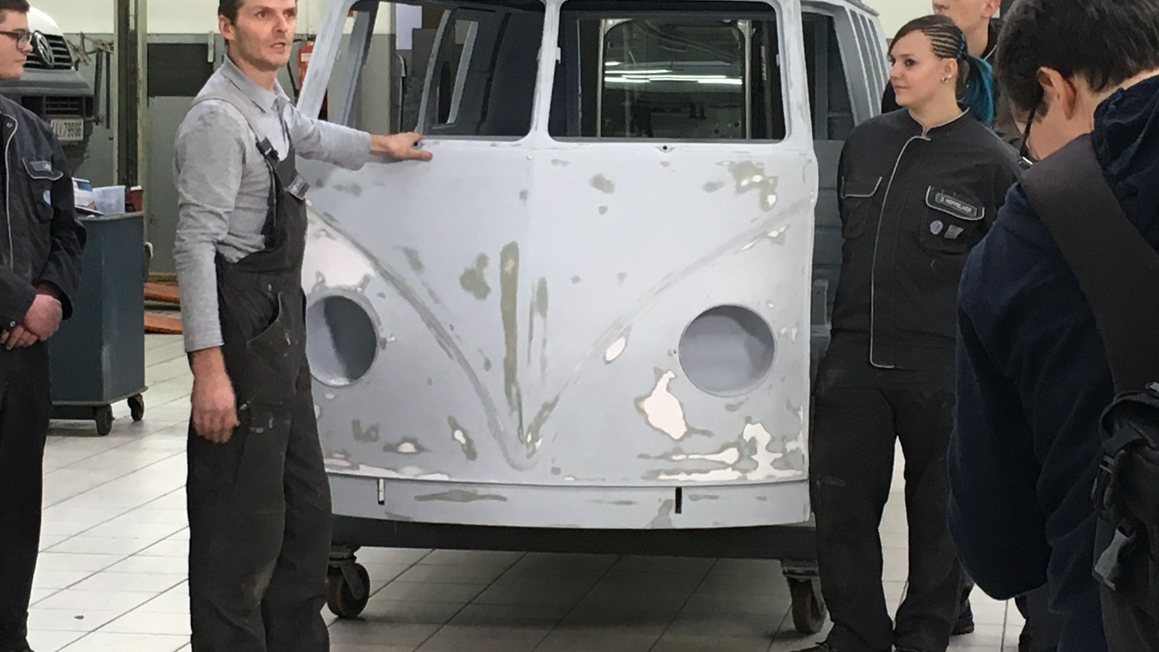 Боядисване на VW Bulli T1 Комби