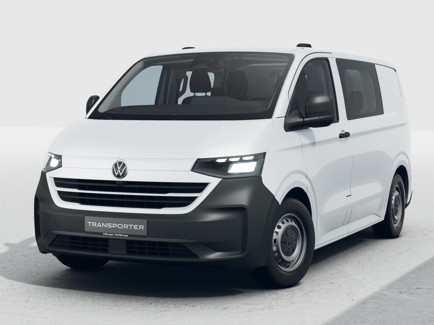 Новият Volkswagen Transporter с къса база в бял цвят