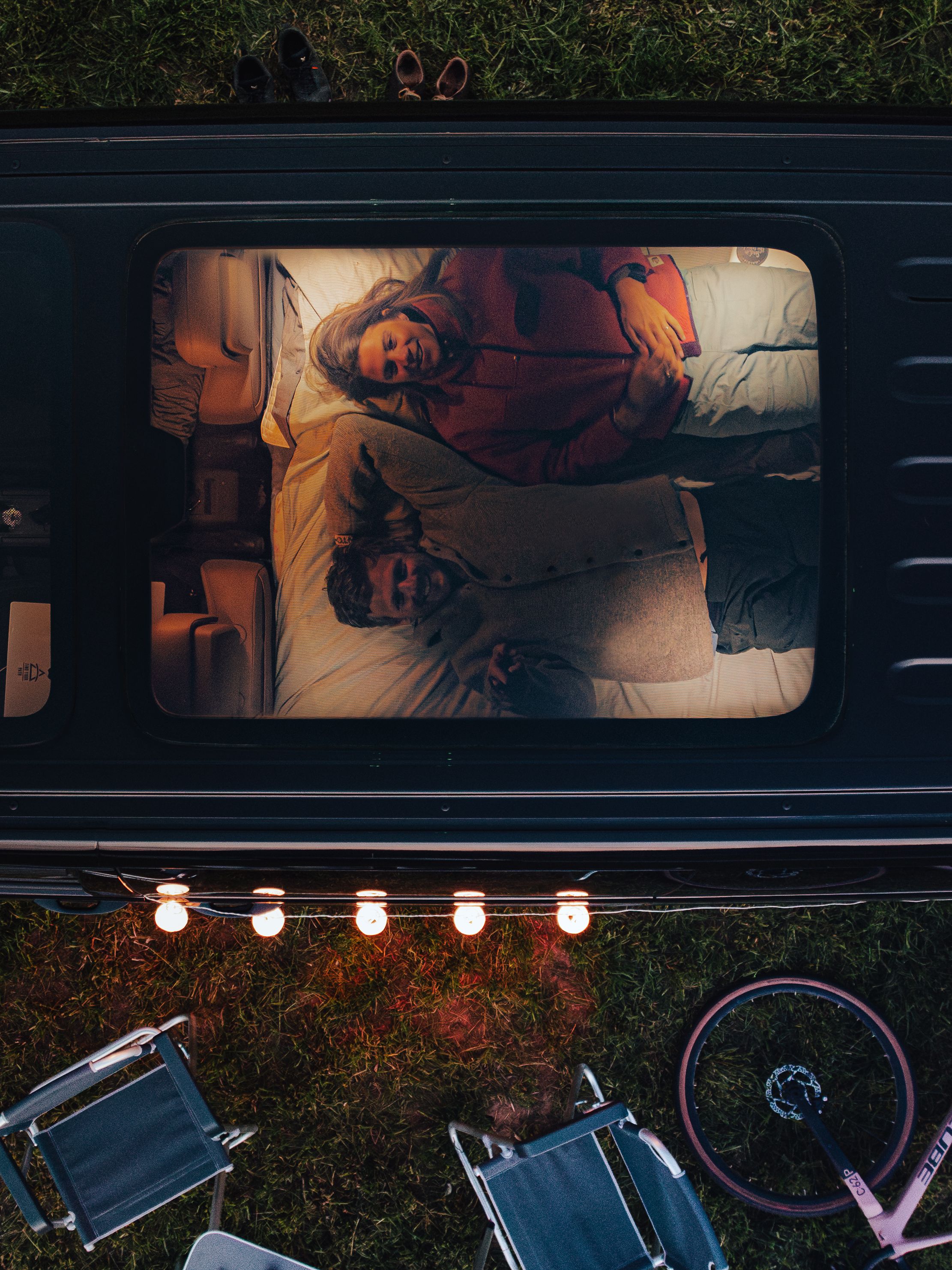 VW Multivan Modell mit offenen Panoramaglasdach