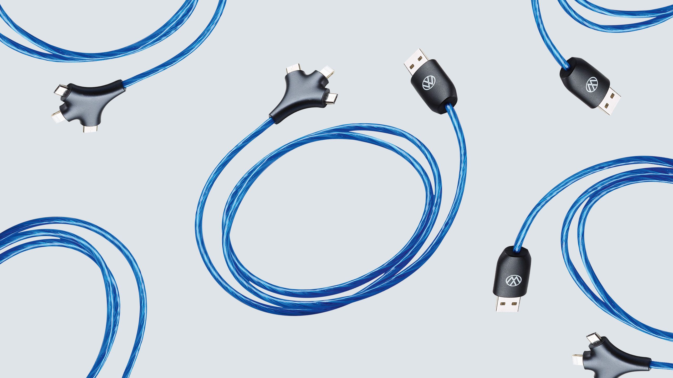 Кабел за зареждане с различни видове USB входове от VW колекцията