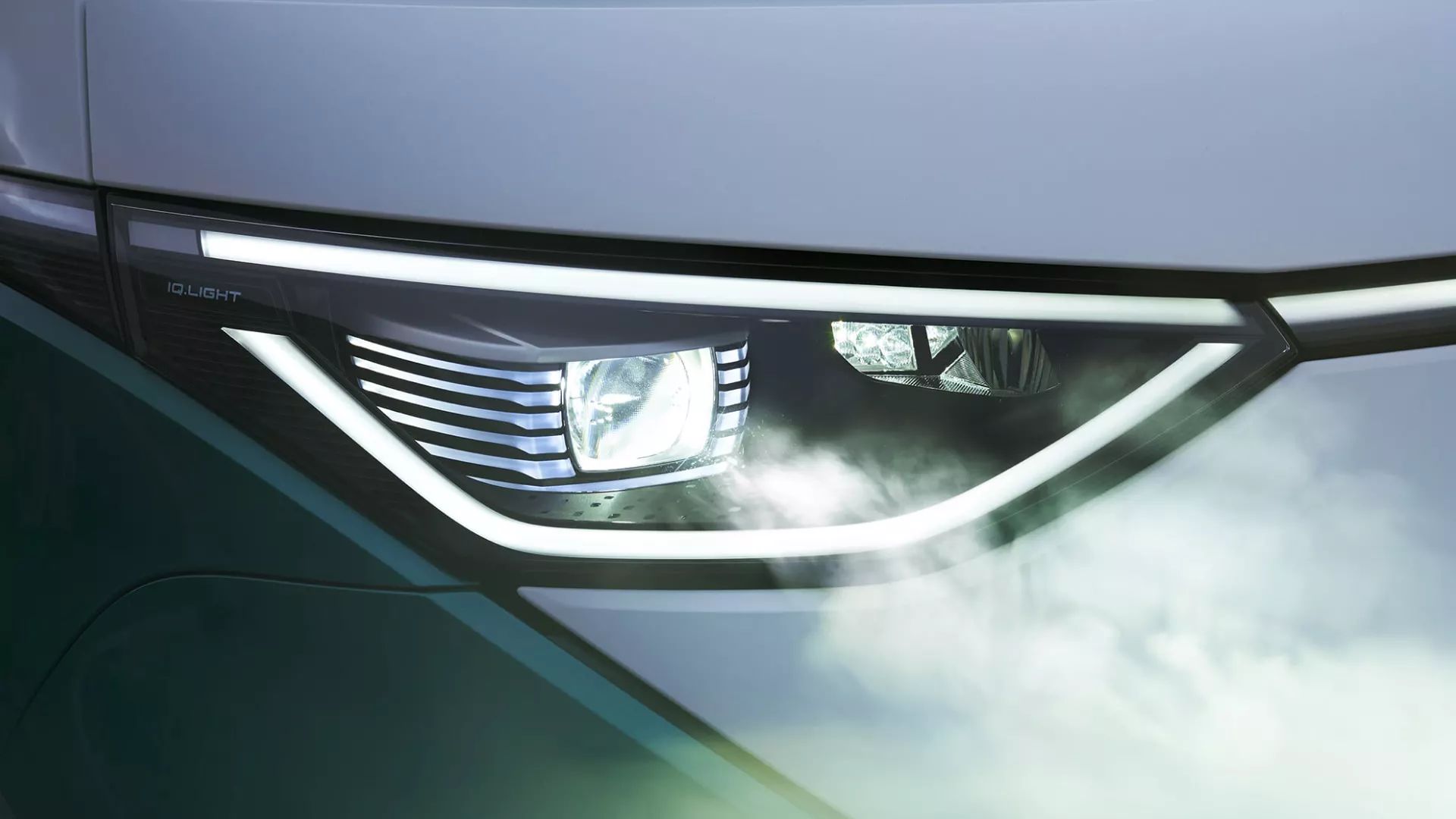 Предна LED матрична светлина IQ.LIGHT на Volkswagen ID. Buzz Cargo в близък план.