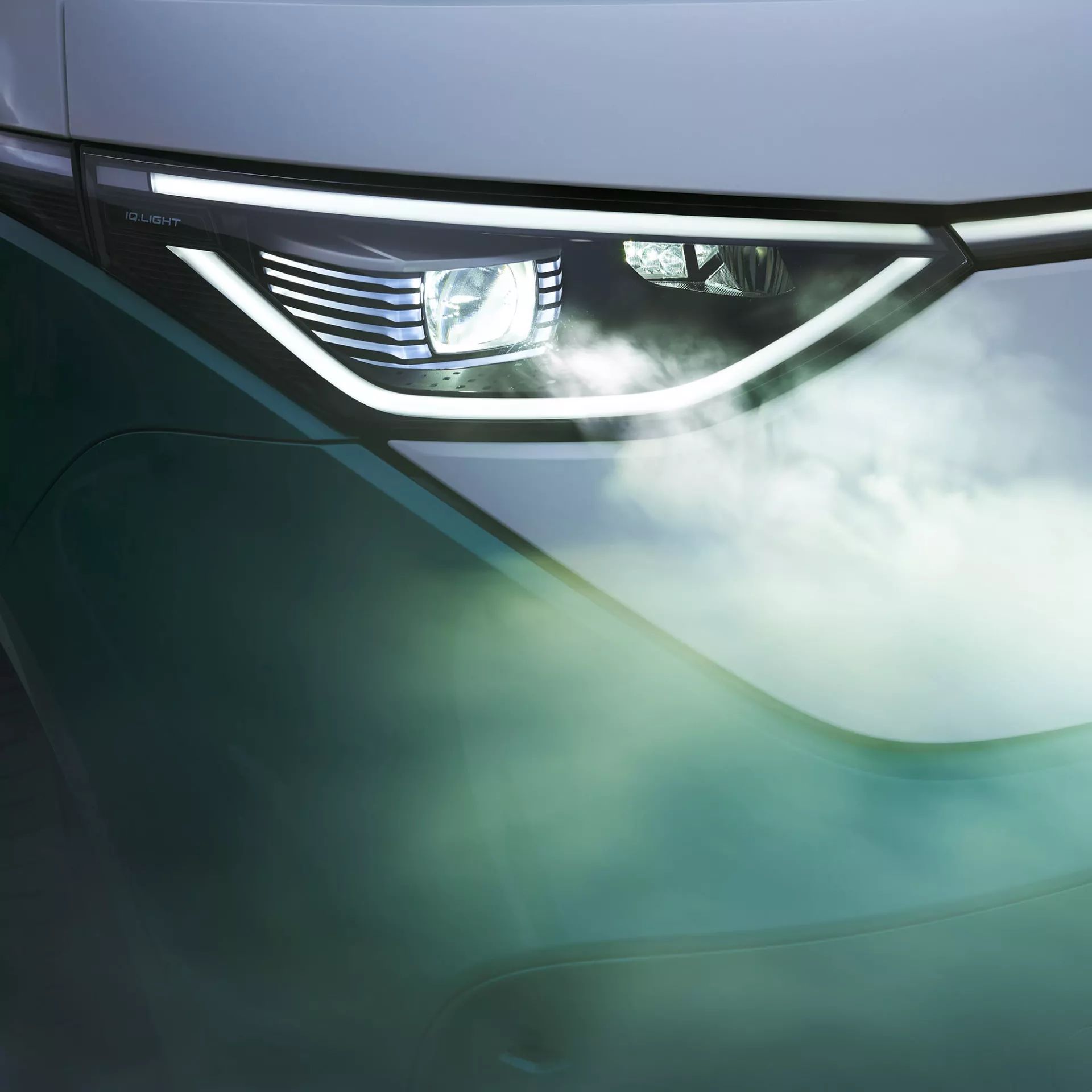 Предна LED матрична светлина IQ.LIGHT на Volkswagen ID. Buzz Cargo в близък план.