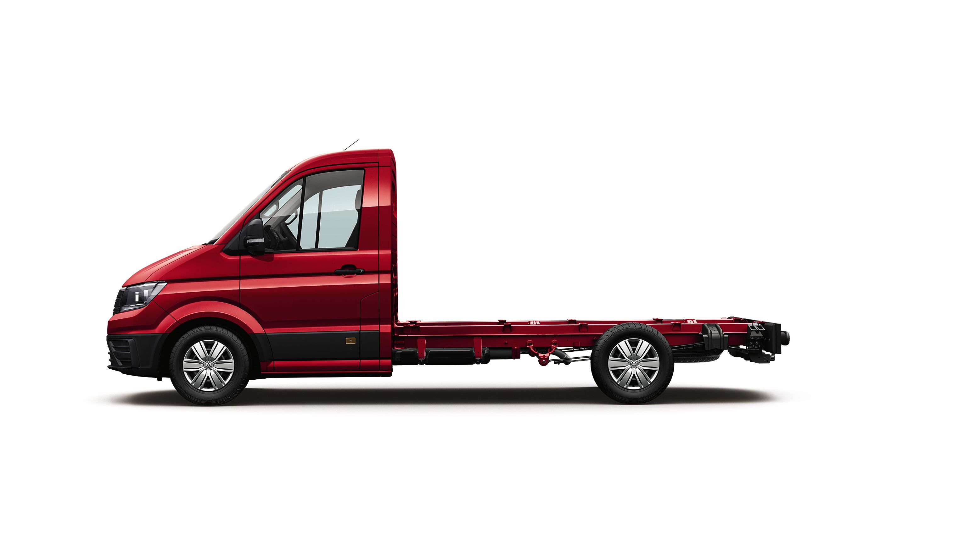 Volkswagen Crafter шаси с единична кабина в червен цвят – страничен изглед