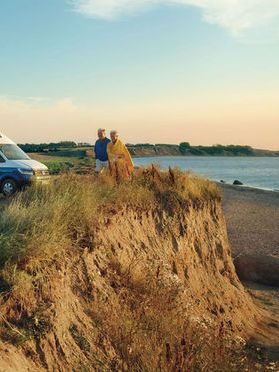 VW Golf сребрист външен вид изглед отпред