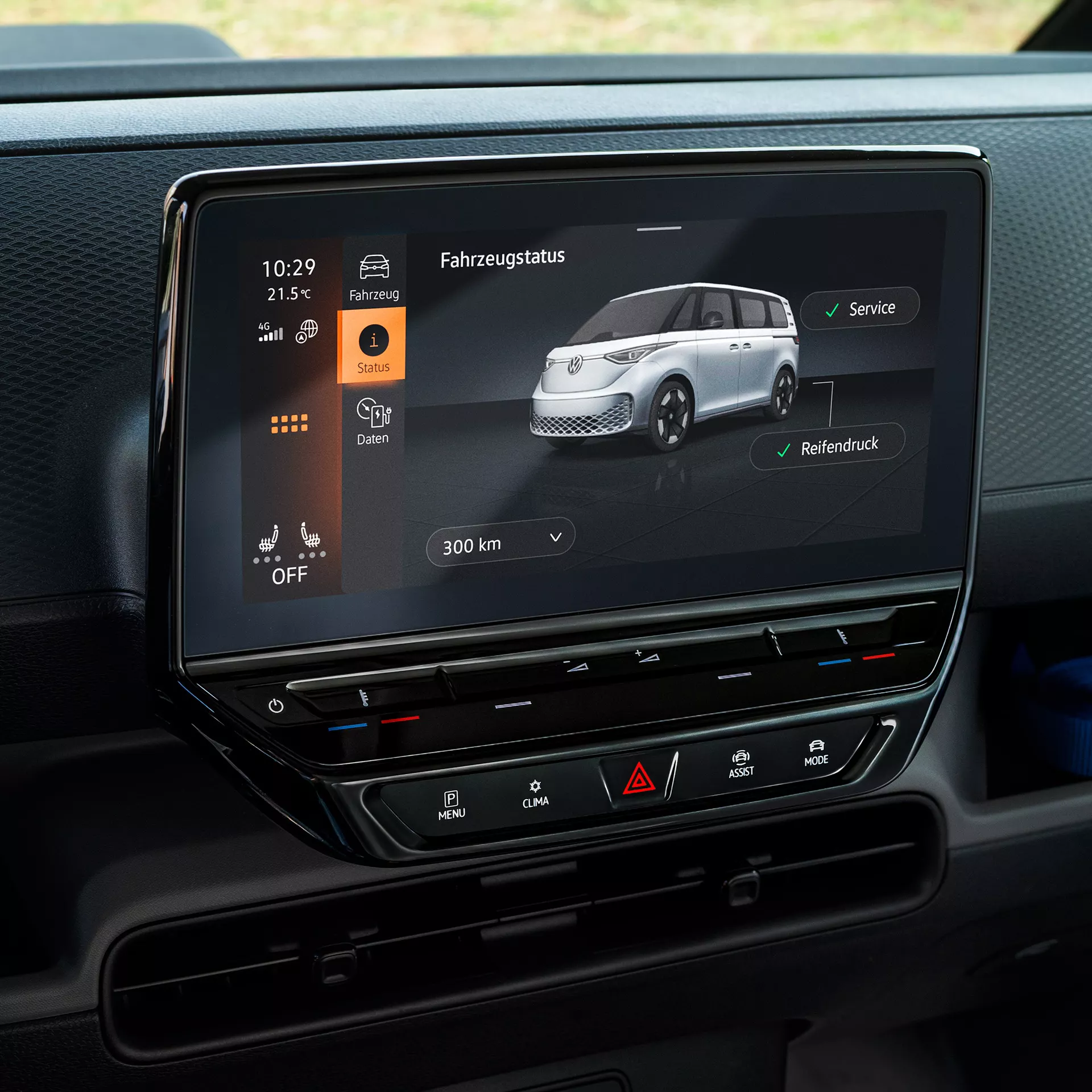 Екран за състояние на автомобила в ID. Buzz, показващ пробег, налягане в гумите и сервизна информация.
