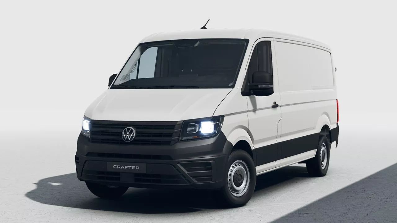 Бял Volkswagen Crafter панелен ван със светещи LED светлини в студио обстановка
