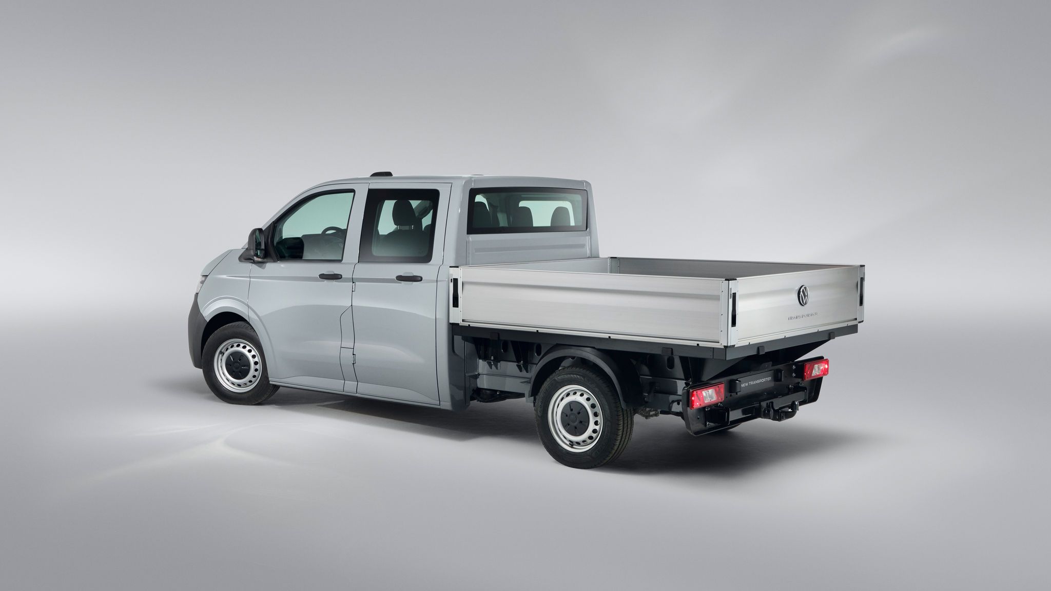 Volkswagen Transporter с двойна кабина и открита платформа, изглед отзад