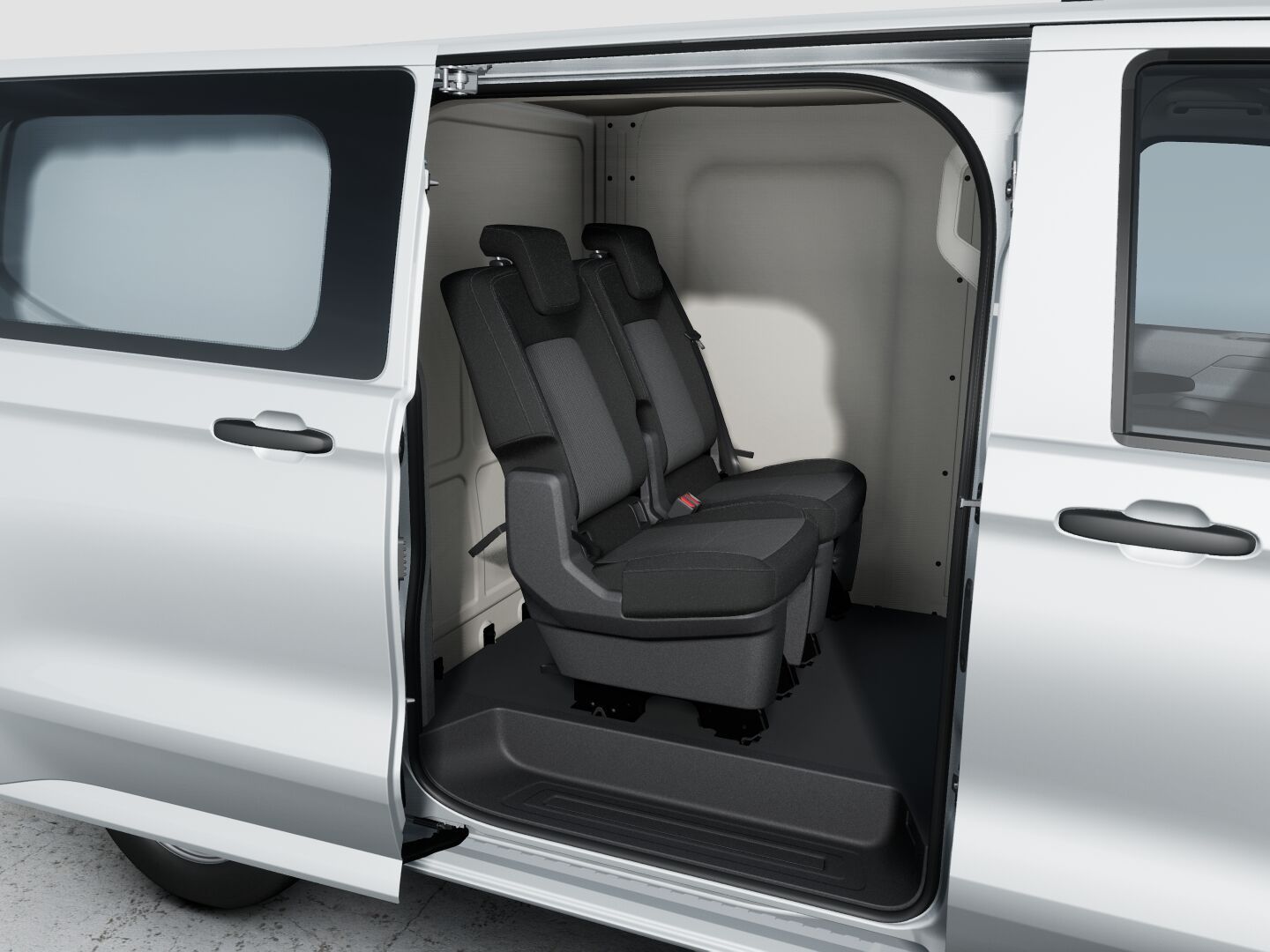 Вътрешен изглед на втория ред седалки във Volkswagen Transporter с двойна кабина