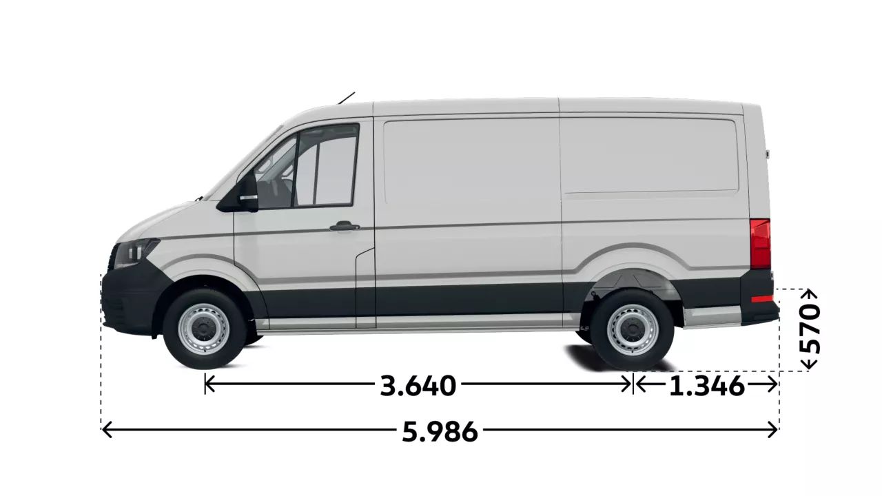 Страничен изглед на Volkswagen Crafter с обща дължина 5.986 м, междуосие 3.640 м и заден надвес