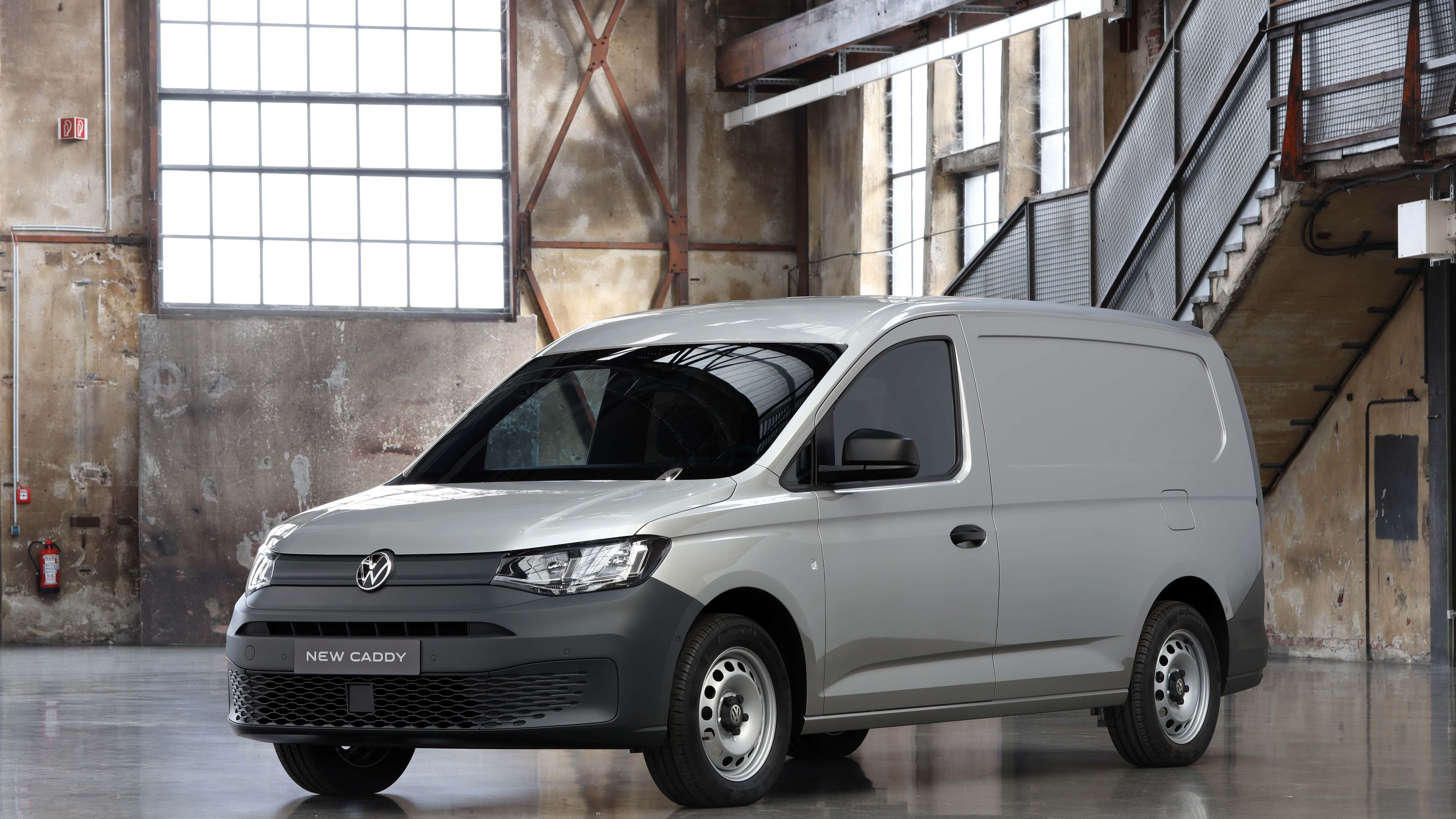 Новият VW Caddy - панорамен покрив с площ от 1,4 м2