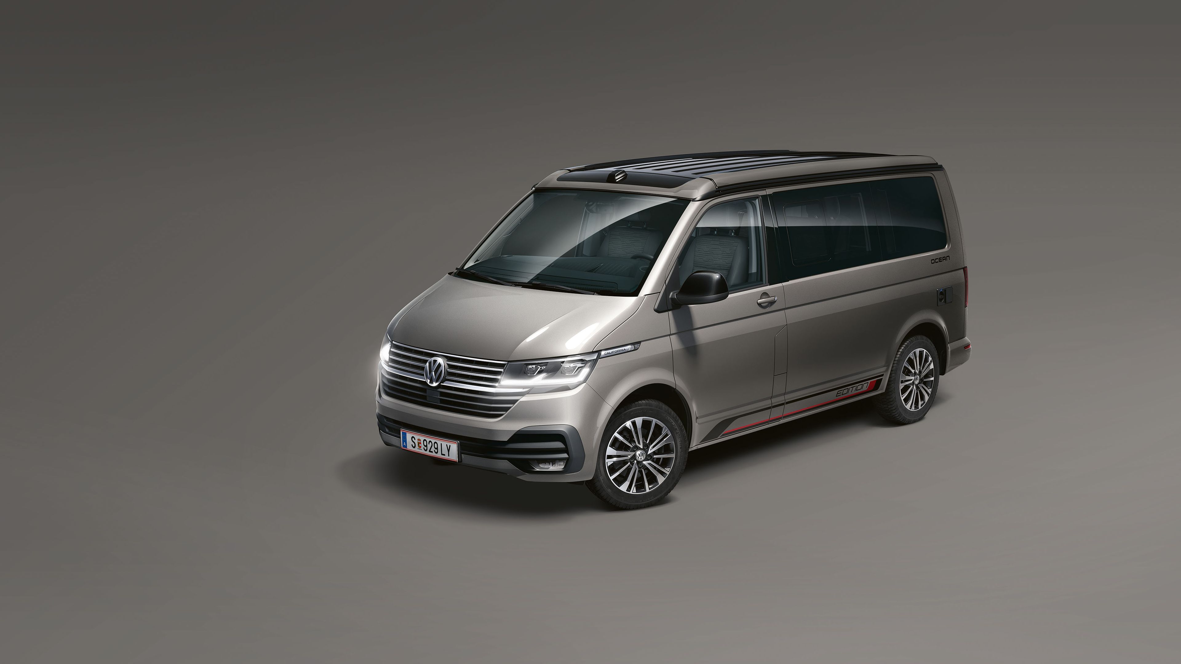 silberner VW California 6.1 Edition in der Seitenansicht