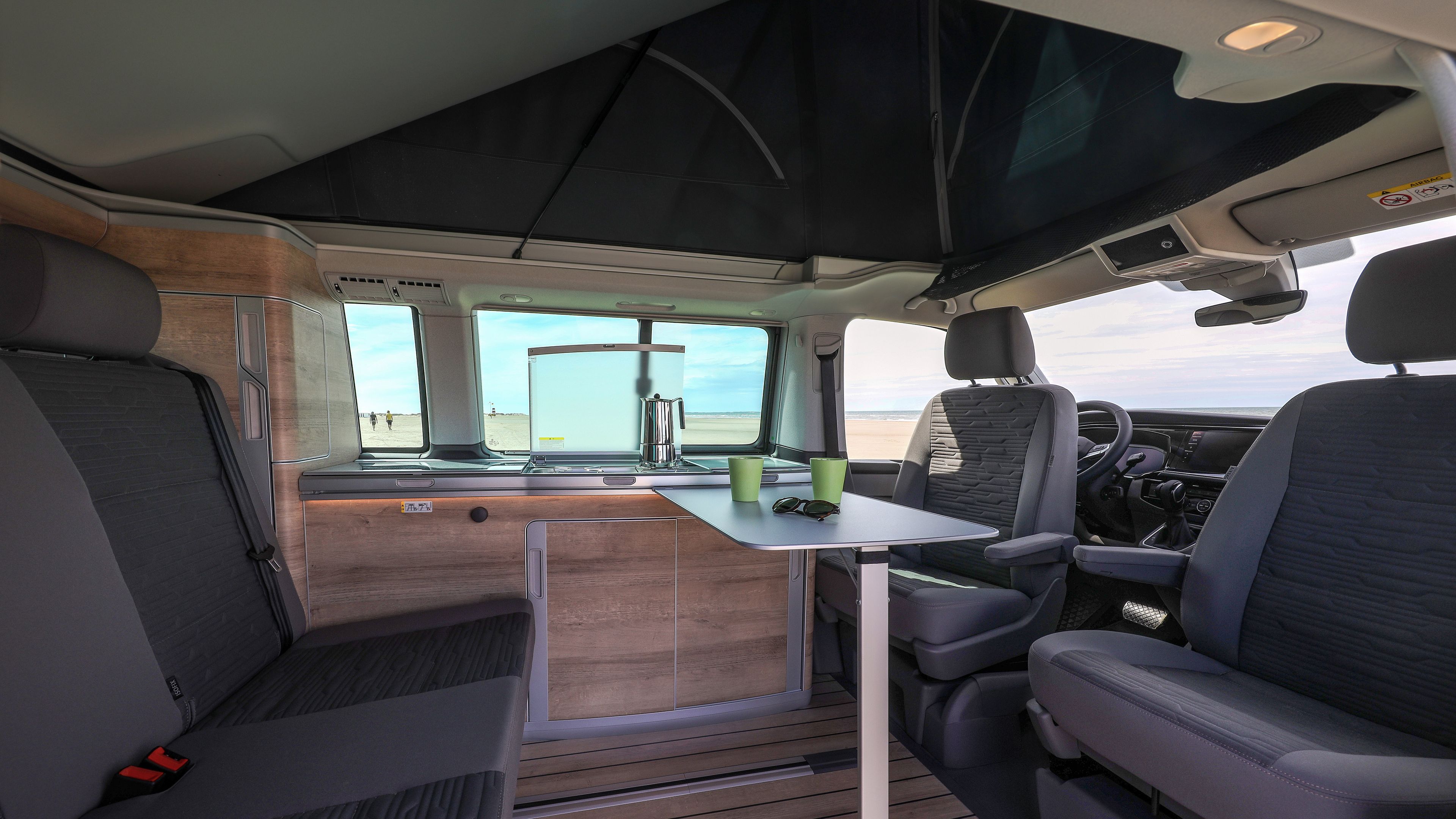 VW T6.1 California вътрешно пространство седалки материя маса