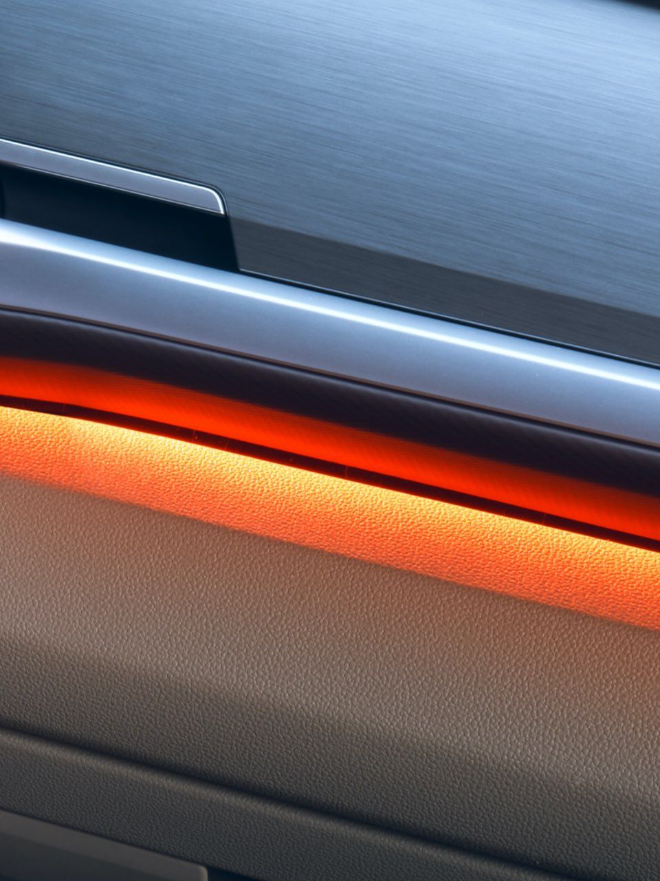 Das Interieur vom neuen Multivan T7 Volkswagen mit Ambiente Light in Orange