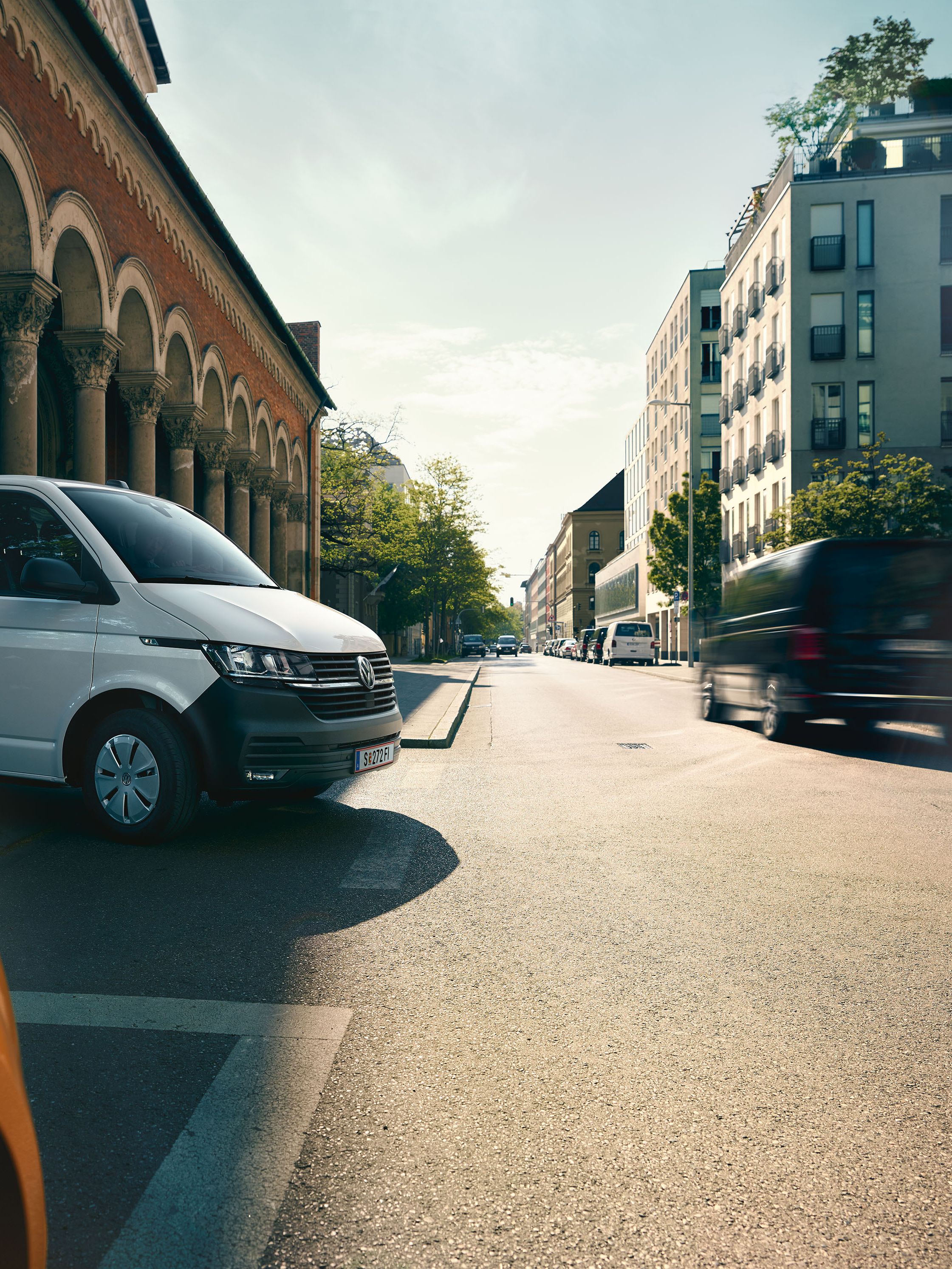 geparktes VW Nutzfahrzeug