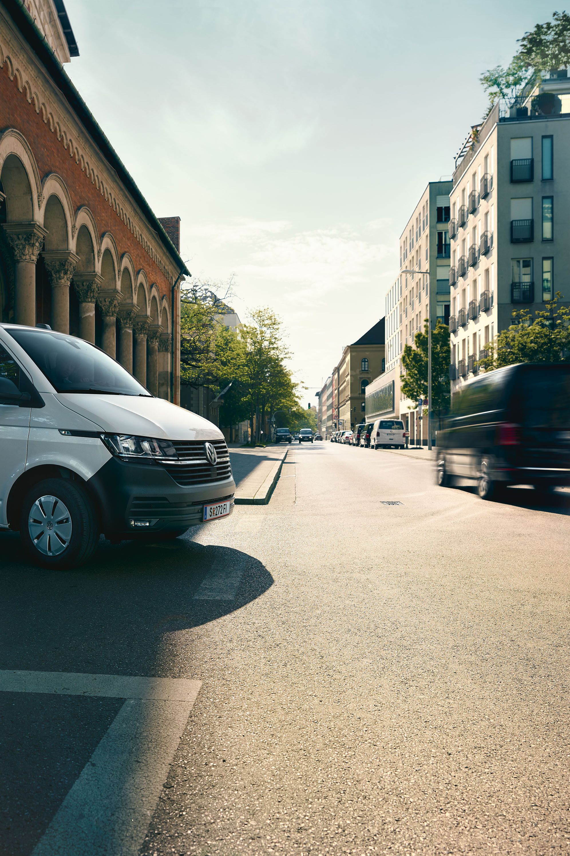 geparktes VW Nutzfahrzeug