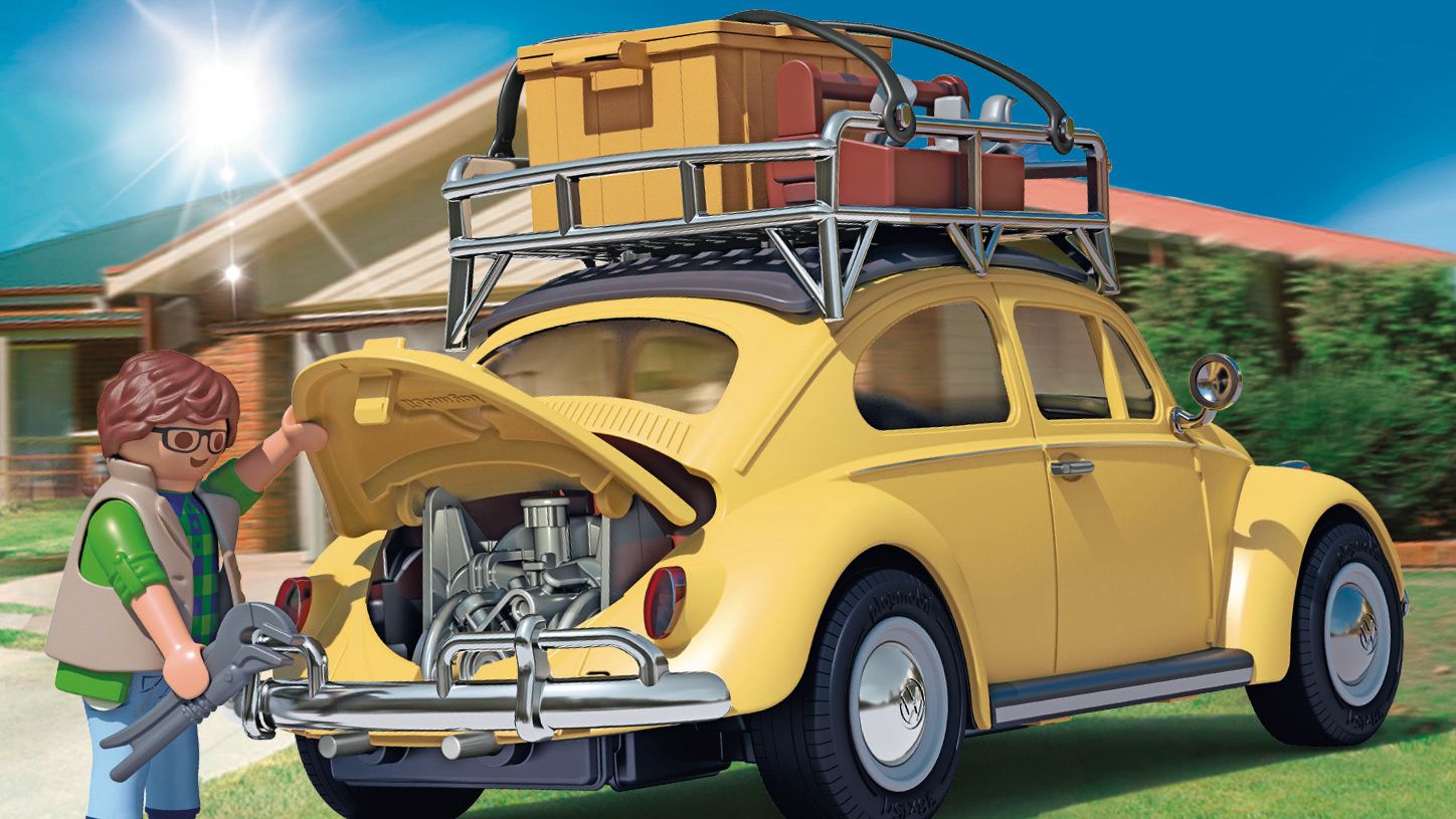 Конструктор Beetle от серията Playmobil,човек ремонтиращ