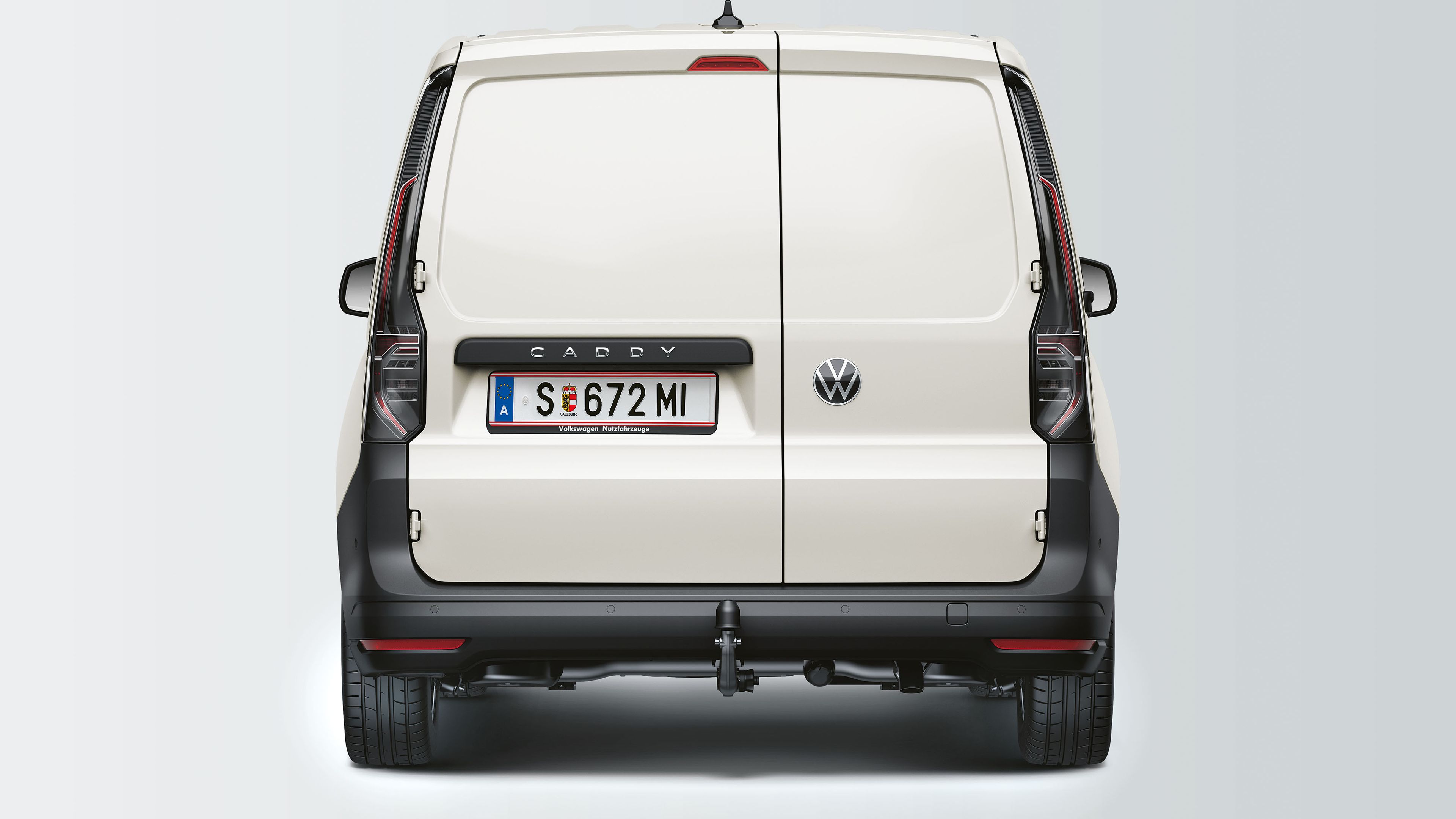 VW Caddy Cargo с двойна задна врата, заснет отзад