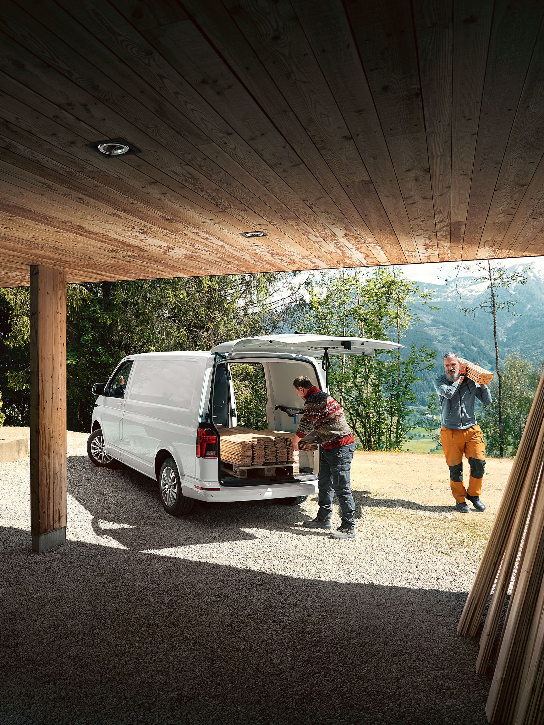 VW Transporter 6.1 предна радиаторна решетка